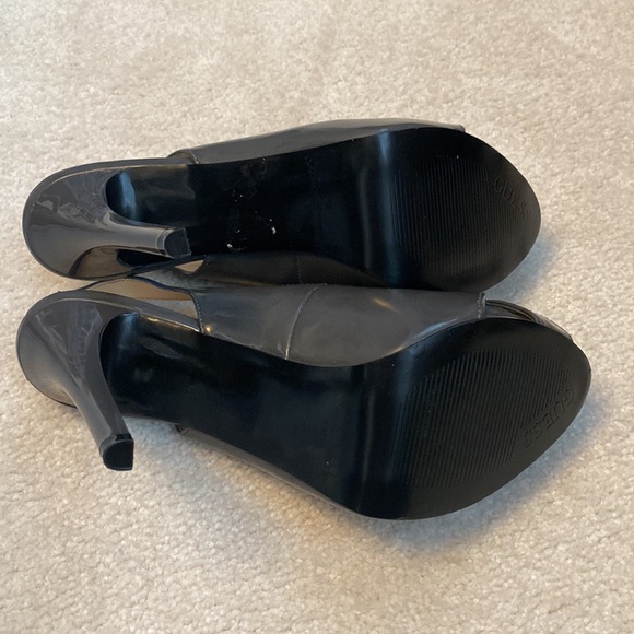 Guess Gray Patent Leather Platform Open-Toe Heels - Picture 4 of 4